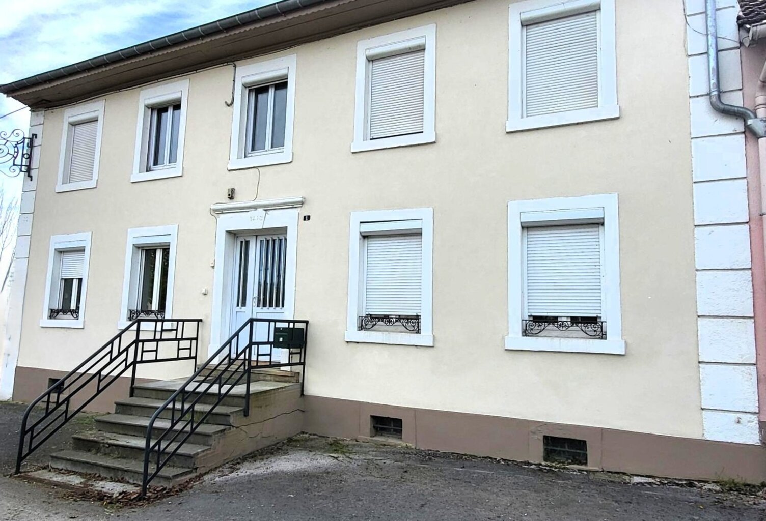 Immeuble à vendre MORVILLARS (90) — photo 1
