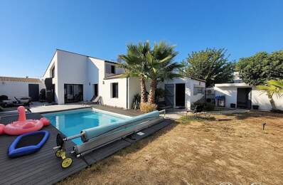 Maison à vendre 6 pièces VILLEDOUX (17) - Elégance et Confort aux portes de La Rochelle - 6 pièces - Piscine — photo du bien