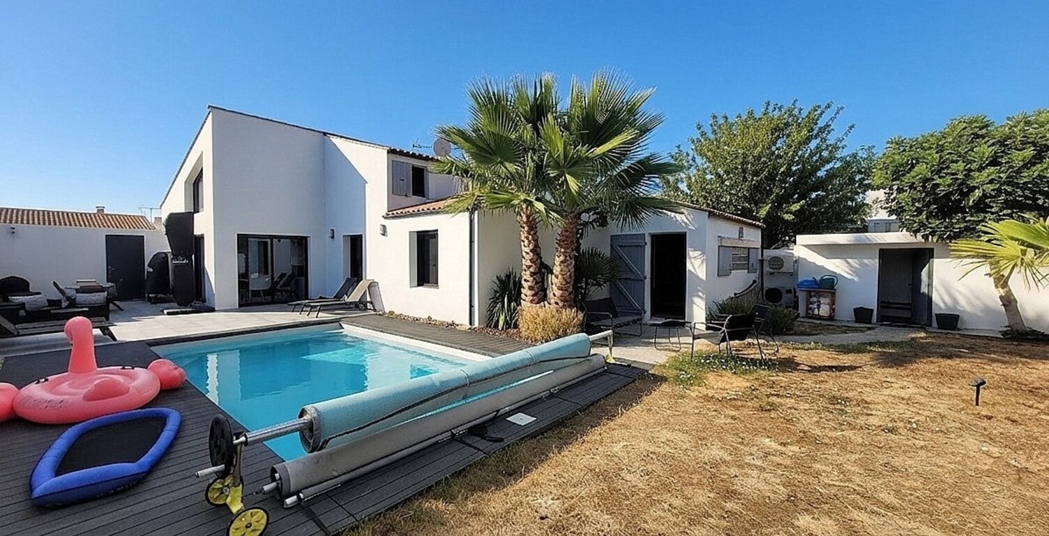 Maison à vendre 6 pièces VILLEDOUX (17) - Elégance et Confort aux portes de La Rochelle - 6 pièces - Piscine — photo 1