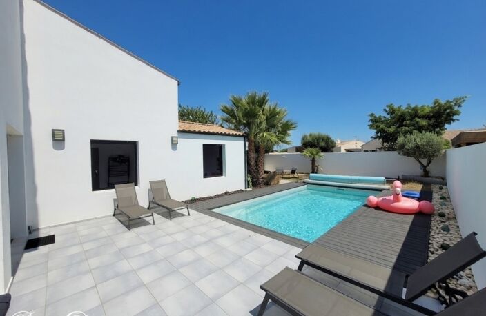 Maison à vendre 6 pièces VILLEDOUX (17) - Elégance et Confort aux portes de La Rochelle - 6 pièces - Piscine — photo 4