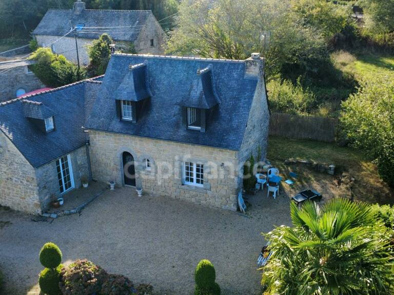 Maison en pierre avec plus d’un hectare de terrain – Berrien — photo 1