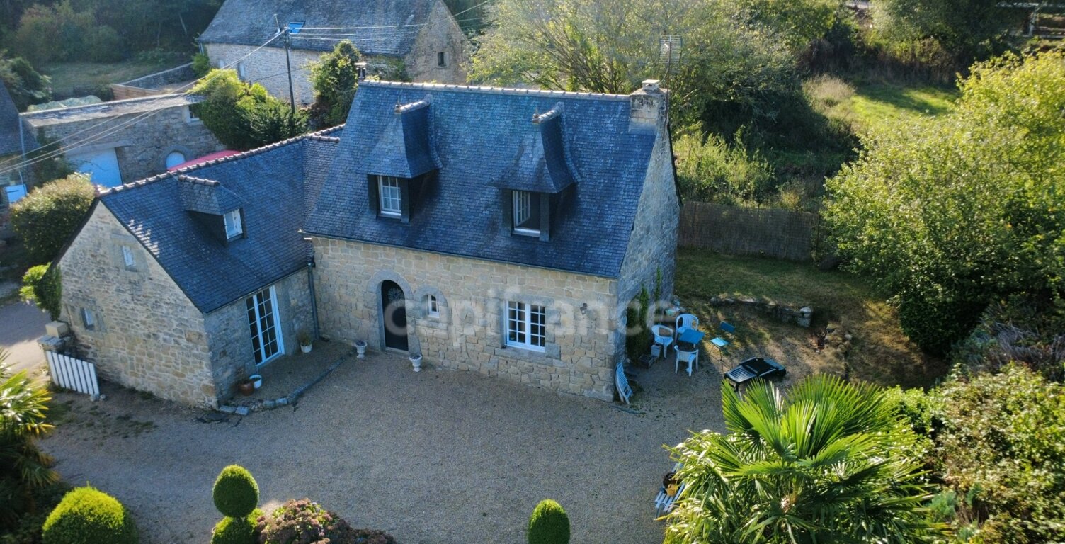 Maison en pierre avec plus d’un hectare de terrain – Berrien — photo 1
