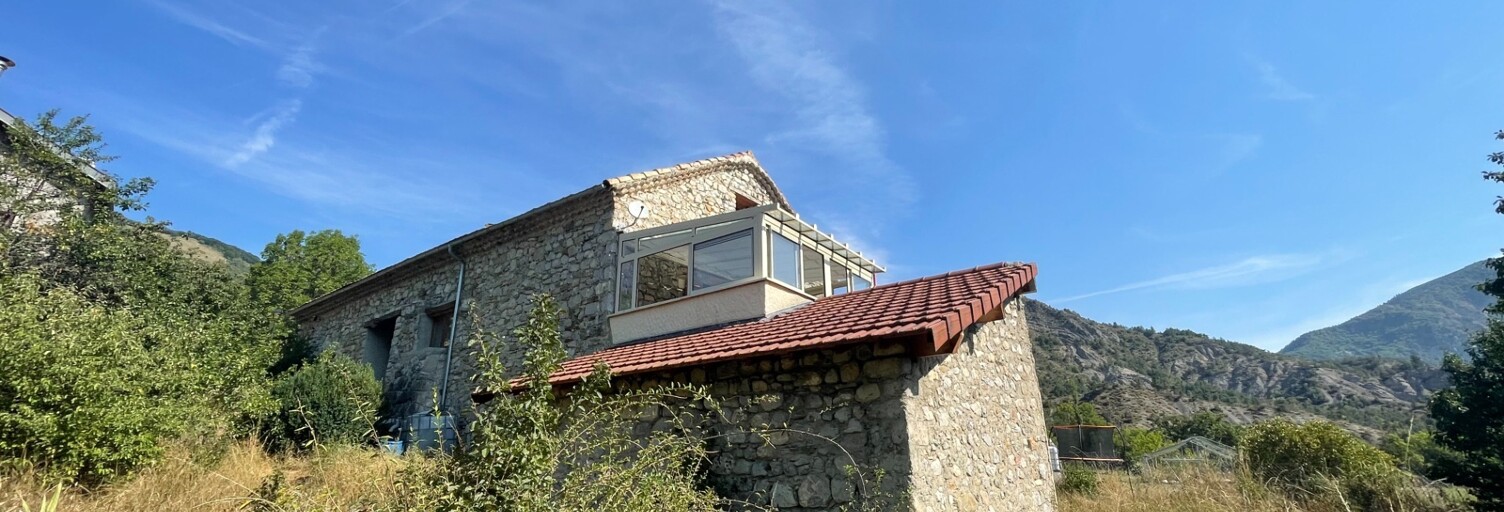 Maison 5 Pièces 140 m² à vendre à Châteauneuf-d'Oze (05400)