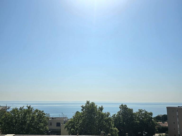 Appartement T3 de 73 m2, cave, balcon, vue mer à BASTIA (HAUTE CORSE) — photo 1