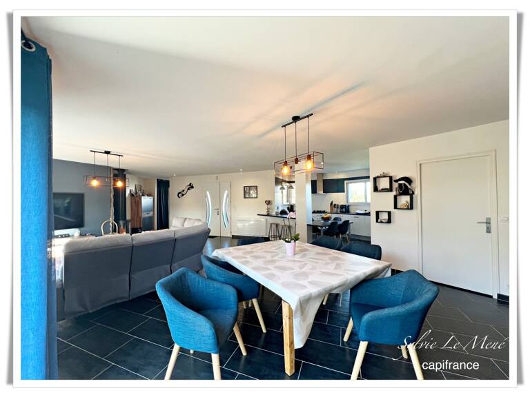 À vendre au Sourn, à proximité immédiate de Pontivy : découvrez cette spacieuse maison familiale de plus de 200 m² habitables — photo 1