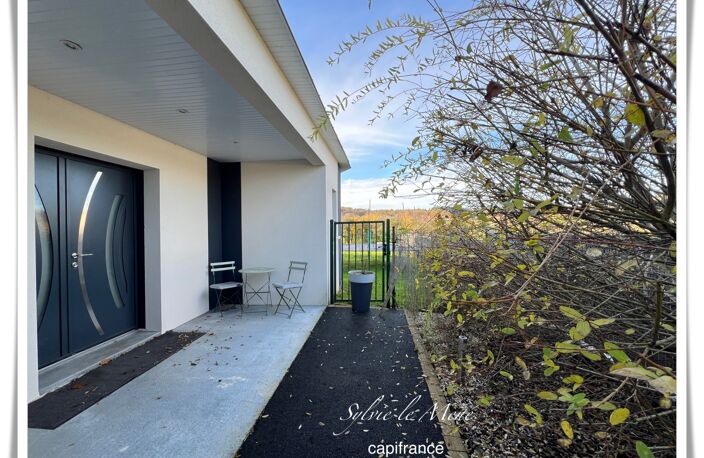 À vendre au Sourn, à proximité immédiate de Pontivy : découvrez cette spacieuse maison familiale de plus de 200 m² habitables — photo 3
