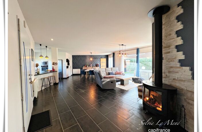 À vendre au Sourn, à proximité immédiate de Pontivy : découvrez cette spacieuse maison familiale de plus de 200 m² habitables — photo 5