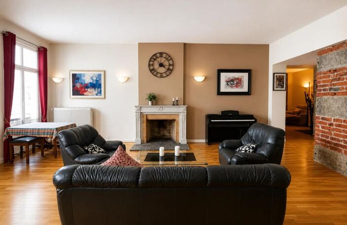 Appartement de 8 pièces de 206 m² à Saint-Étienne — photo 2