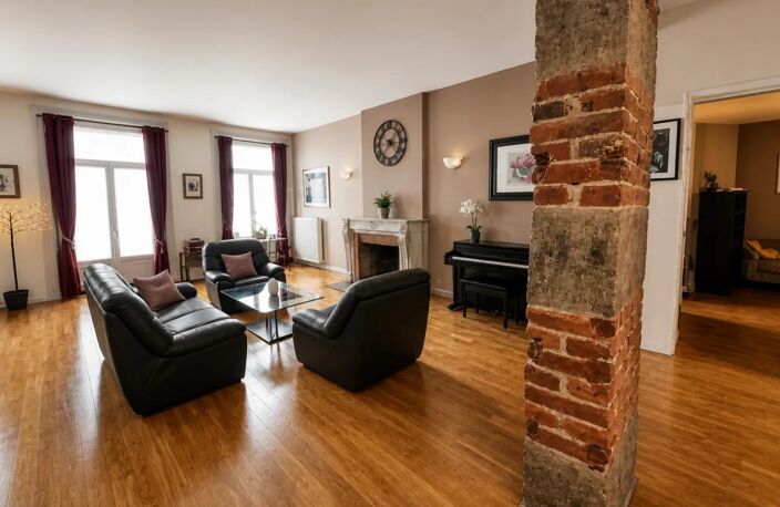 Appartement de 8 pièces de 206 m² à Saint-Étienne — photo 3