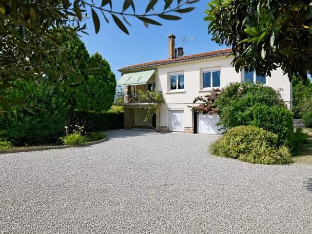 Maison de 4 pièces de 118 m² à Connaux — photo du bien