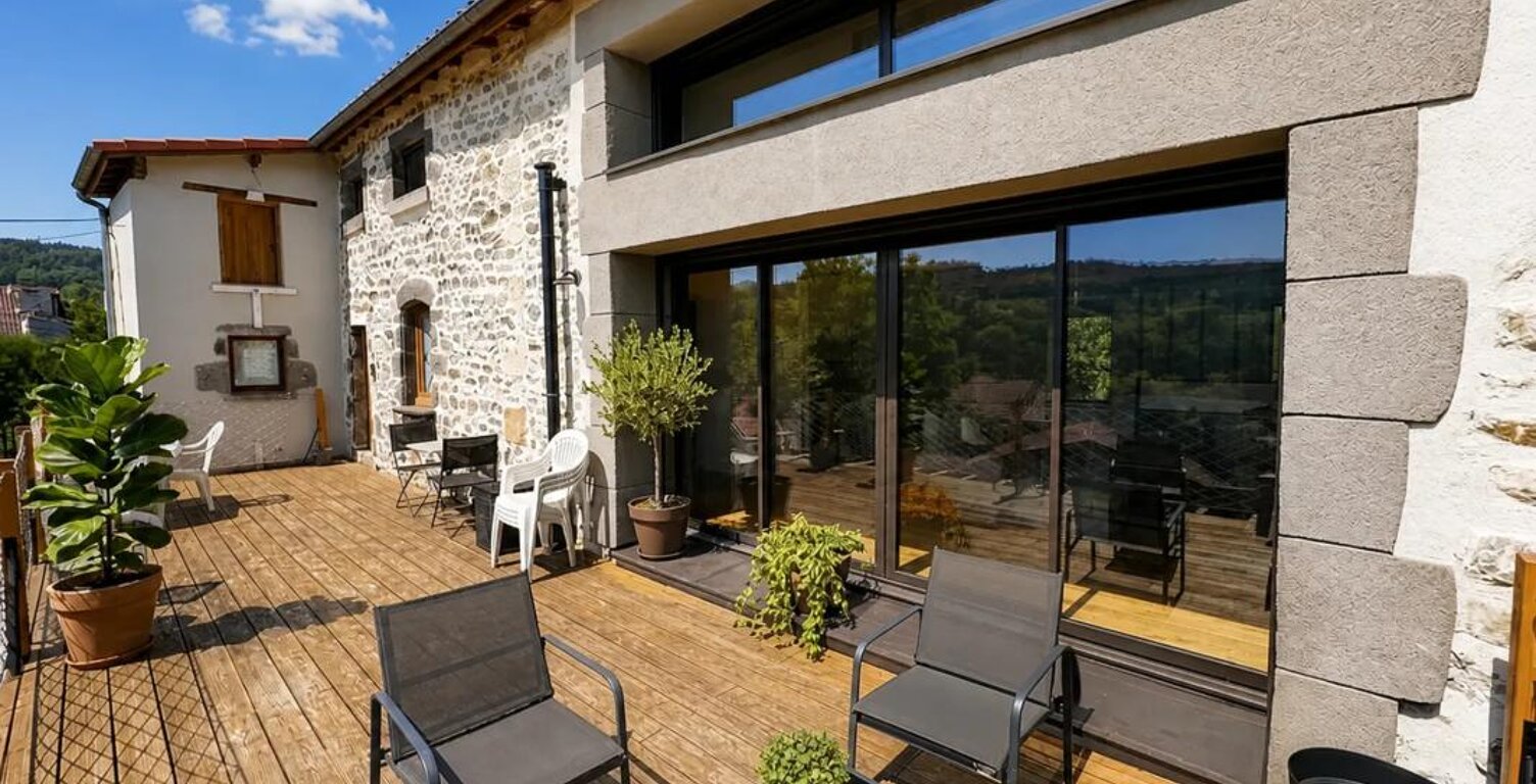 Maison de caractère entièrement rénovée – 173 m² – Terrain de 1 100 m² – Romagnat — photo 1