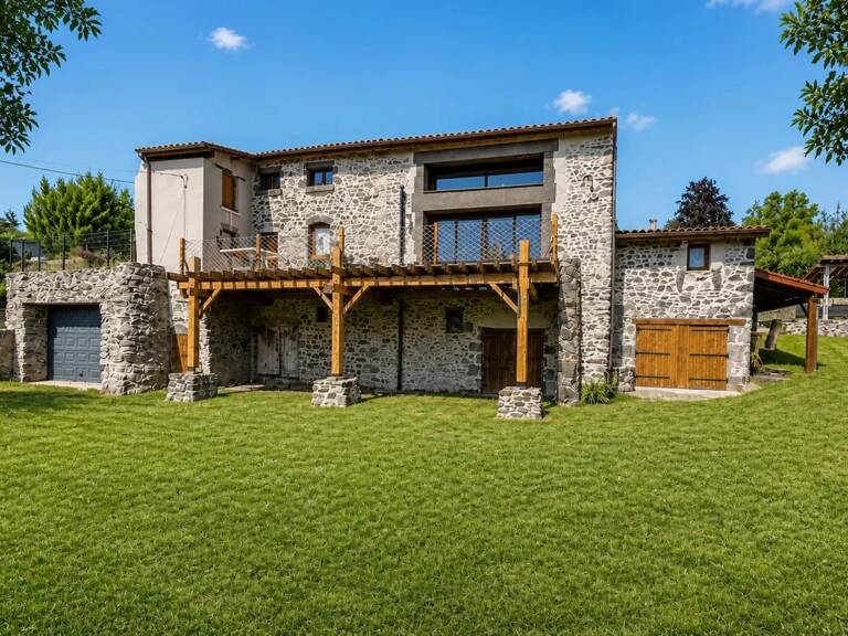Maison de caractère entièrement rénovée – 173 m² – Terrain de 1 100 m² – Romagnat — photo 1