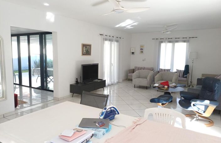 Villa à usage professionnel 214.24 m² — photo 4