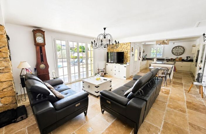 Maison PLAIN PIED - 4 chambres - Grand garage - Piscine — photo 4