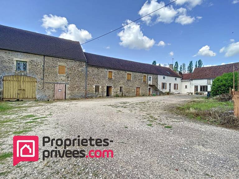 Maison 9 pièces et dépendances — photo 1