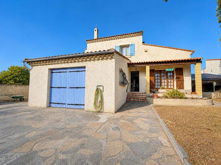SAINT-VICTORET  Villa indépendante de 137 m² avec 91 m² de dépendances et fort potentiel — photo 1