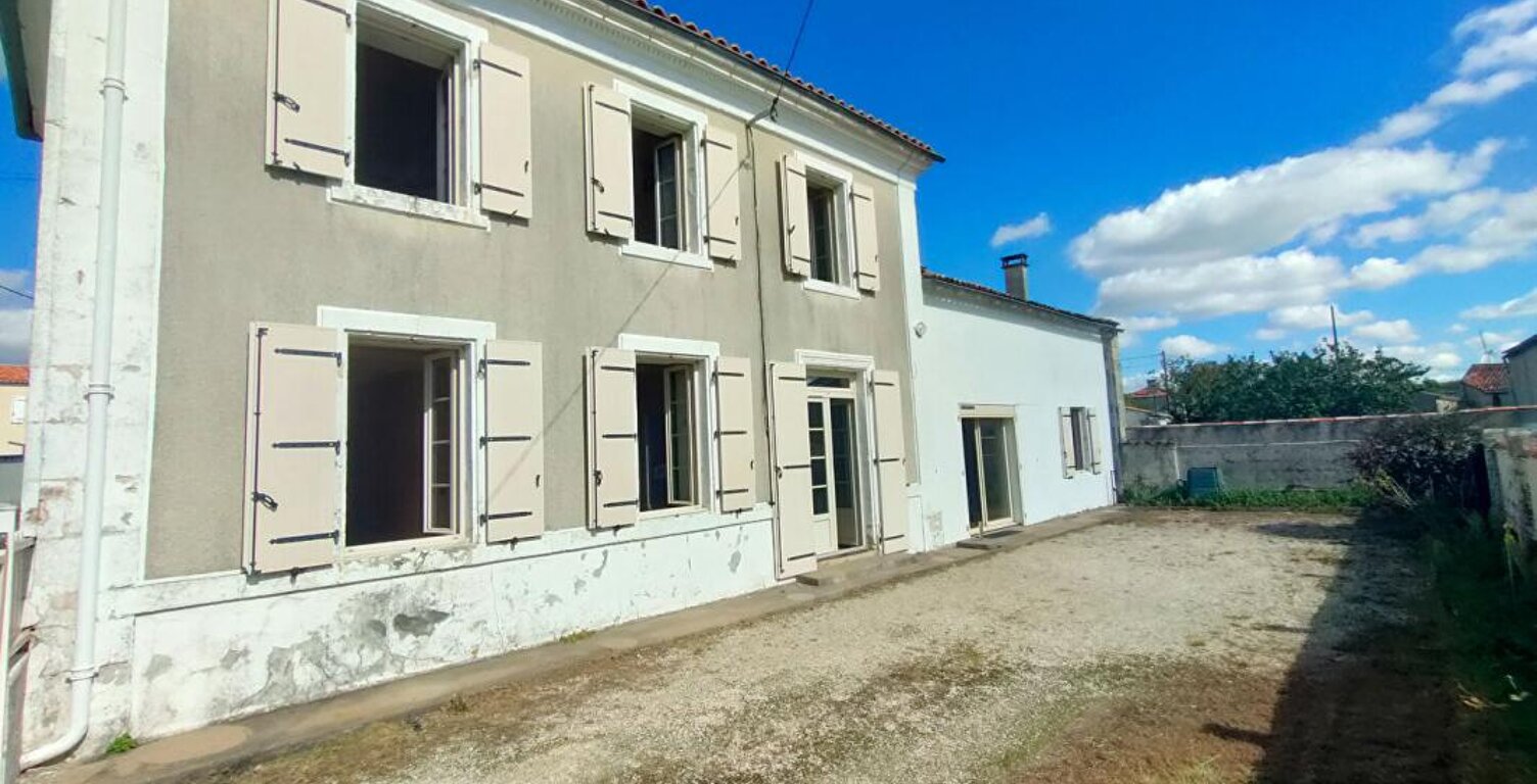 Maison Saint Saturnin Du Bois 8 pièce(s) 120 m2 — photo 1