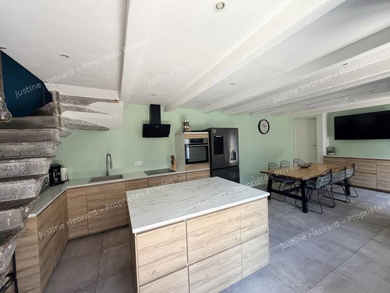 AUBIAT (63260) Maison de caractère rénovée d'environ 170 m² avec 4 chambres, suite parentale et espace professionnel — photo 1