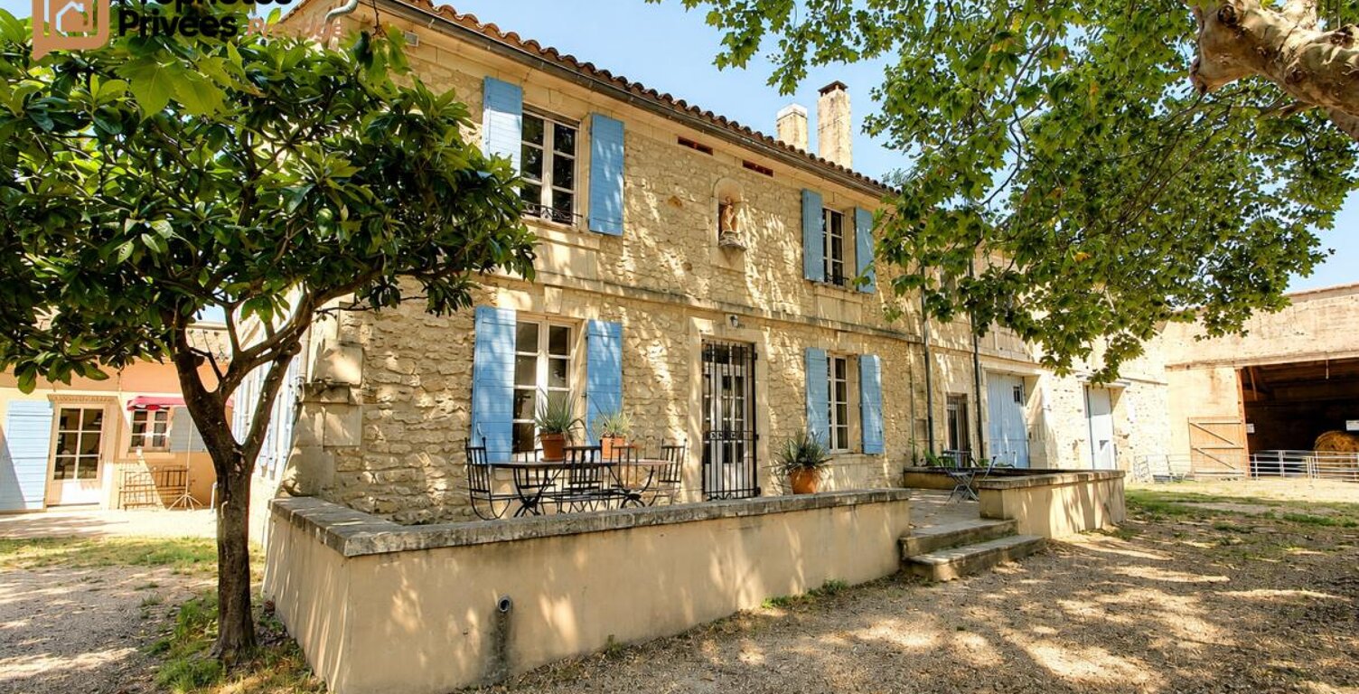 TARASCON  EN EXCLUSIVITÉ  Exceptionnel mas en pierre rénové de 364 m² habitables, offrant près de 1294 m² bâtis sur un terrain clos de 9 420 m² — photo 1