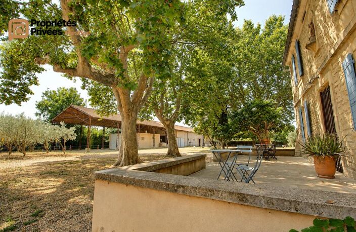 TARASCON  EN EXCLUSIVITÉ  Exceptionnel mas en pierre rénové de 364 m² habitables, offrant près de 1294 m² bâtis sur un terrain clos de 9 420 m² — photo 5