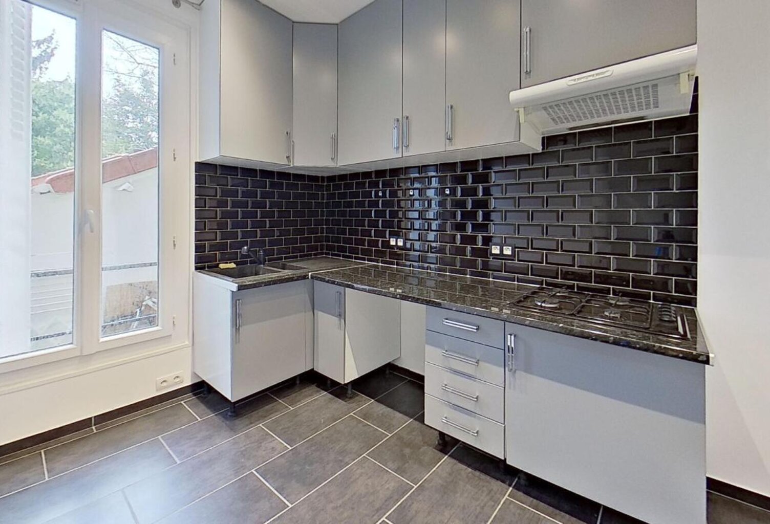 Appartement Deuil La Barre - Studio - 24.31m2 avec local à aménager de 15,50m² — photo 1