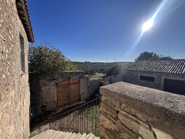 Le charme d'un mas authentique sur 4 hectares de nature entre oliviers et collines — photo 1