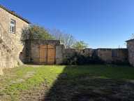 Le charme d'un mas authentique sur 4 hectares de nature entre oliviers et collines — photo 3