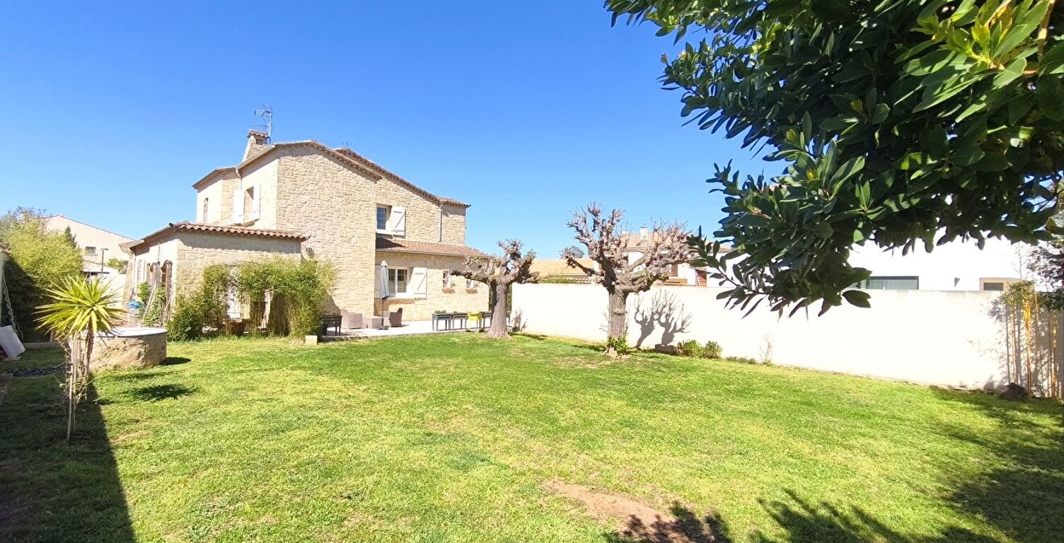 MAUGUIO / Belle maison familiale de caractère avec dépendance et jardin piscinable — photo 1