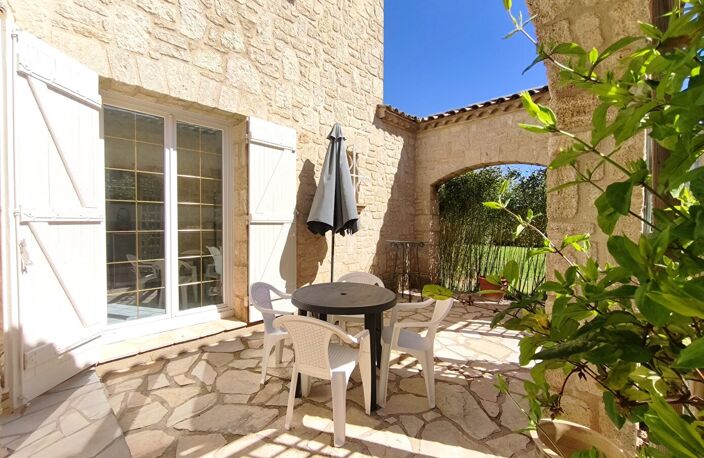 MAUGUIO / Belle maison familiale de caractère avec dépendance et jardin piscinable — photo 2