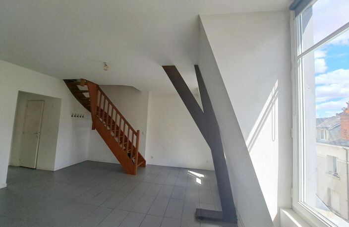 Location appartement 2 pièces 53 m² à Tours (37000) — photo 2