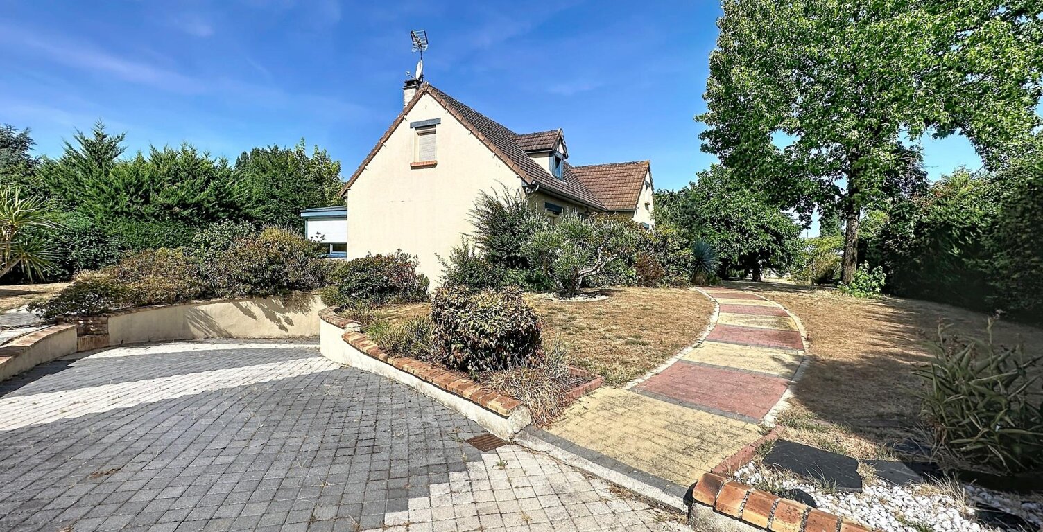 Maison familiale, terrain clôturé et arboré — photo 1