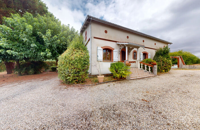 Maison à Vendre LAPEYROUSSE FOSSAT — photo 2