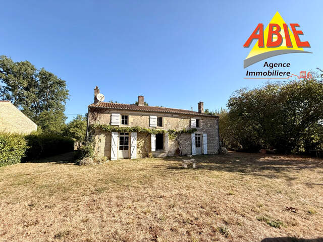 Charmante maison ancienne dans un environnement calme et lum — photo du bien