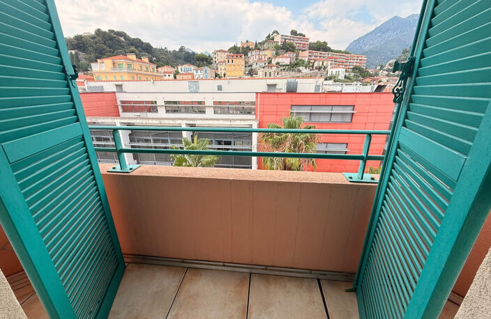 3 PIÈCES   DERNIER ÉTAGE   CENTRE-VILLE DE MENTON — photo 3
