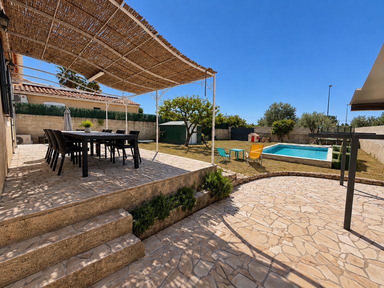 GALLARGUES LE MONTUEUX - VILLA PLAIN PIED 3 CHAMBRES - PISCI — photo 1