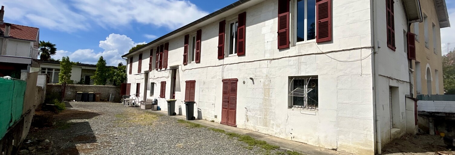 Immeuble  240 m² à vendre à Pau (64000)