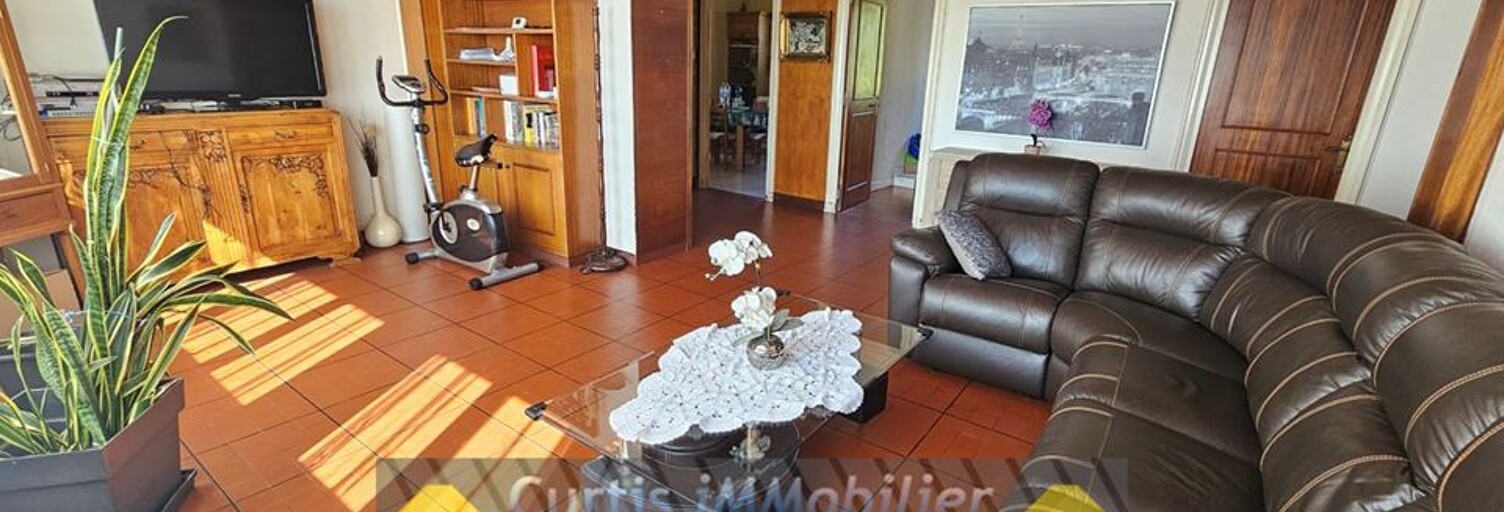 Maison 7 Pièces 193 m² à vendre à Saint-Just-Malmont (43240)