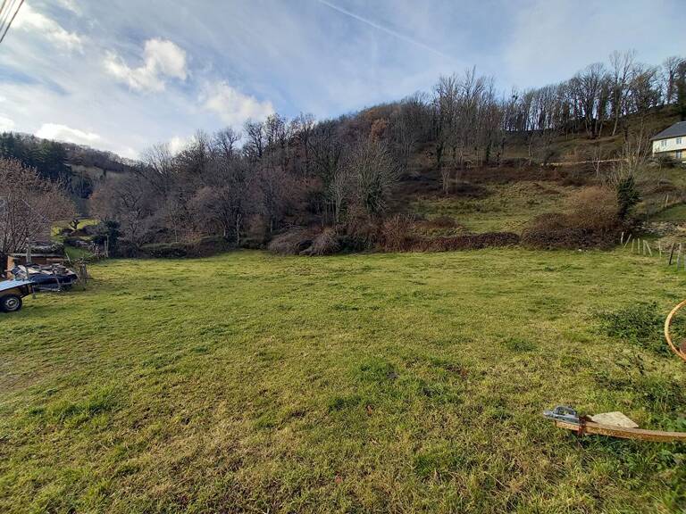 Terrain à  bâtir, au centre du village de st Chély d'Aubrac — photo 1