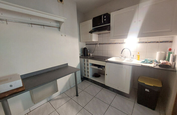 Appartement T3 traversant, deux balcons, cave et garage 2 voitures - Tour de ville RODEZ — photo 4
