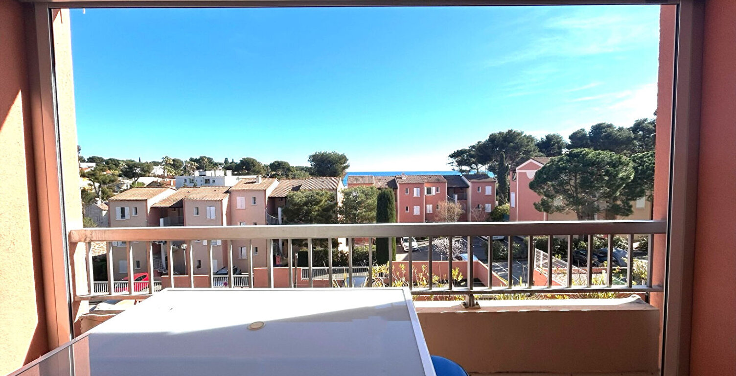 A LOUER - STUDIO MEUBLE TERRASSE  VU MER 17.36M2 - Carry-le-Rouet — photo 1