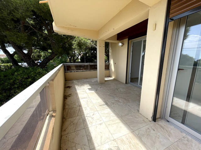 A LOUER Appartement rénové sur Carry Le Rouet 3 pièce(s) 62.09 m2 en rez de chaussée résidence sécurisée, terrasse, emplacement parking privatif — photo du bien