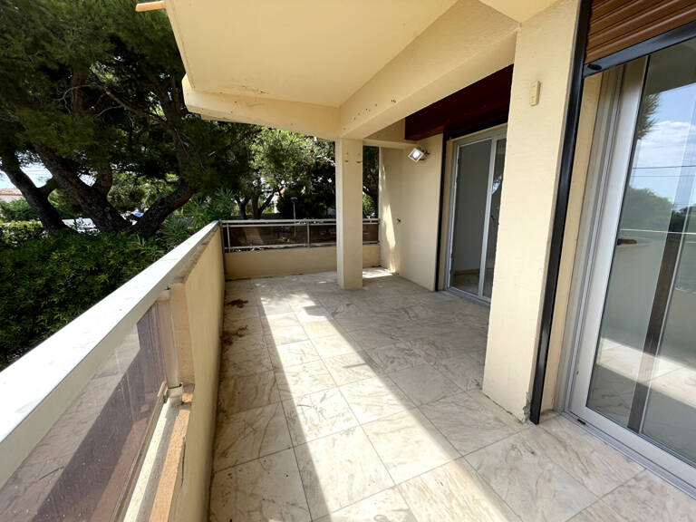 A LOUER Appartement rénové sur Carry Le Rouet 3 pièce(s) 62.09 m2 en rez de chaussée résidence sécurisée, terrasse, emplacement parking privatif — photo 1