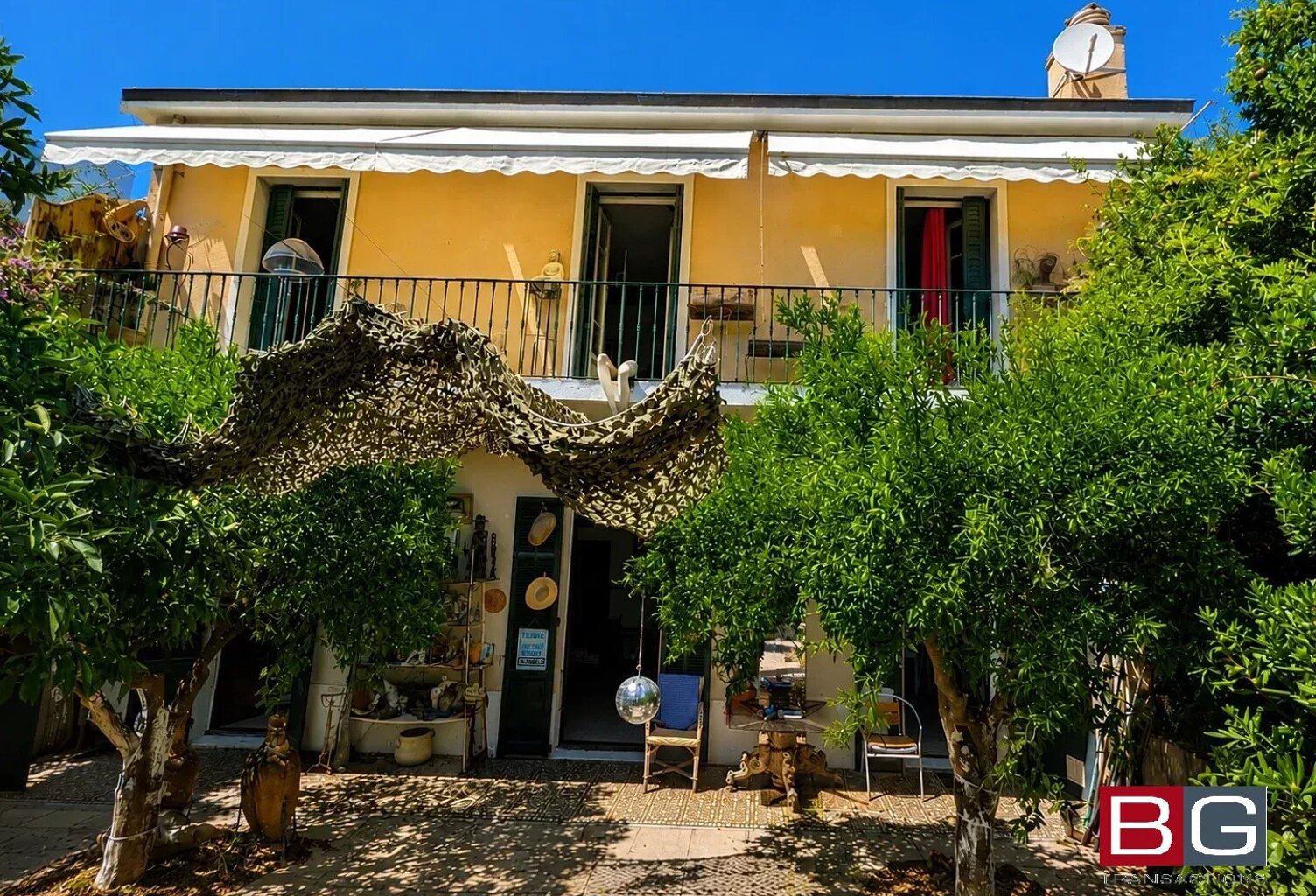Villa spacieuse à Antibes Centre avec jardin et cheminée — photo 1