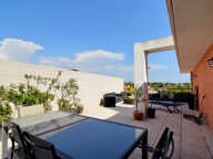 Appartement Marseille de type 4 de 80m² avec 2 grandes terrasses, garage double et place privative — photo 3