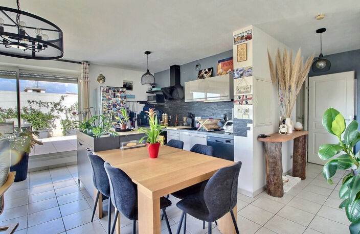 Appartement Marseille de type 4 de 80m² avec 2 grandes terrasses, garage double et place privative — photo 4