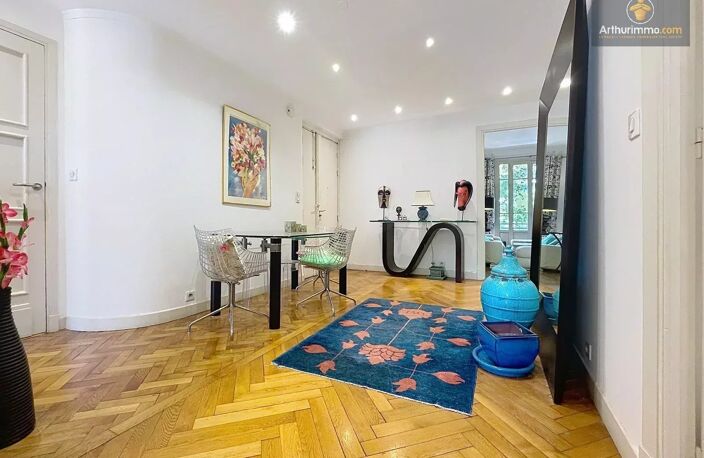 4 pièces Bourgeois avec terrasse Boulevard Dubouchage — photo 3