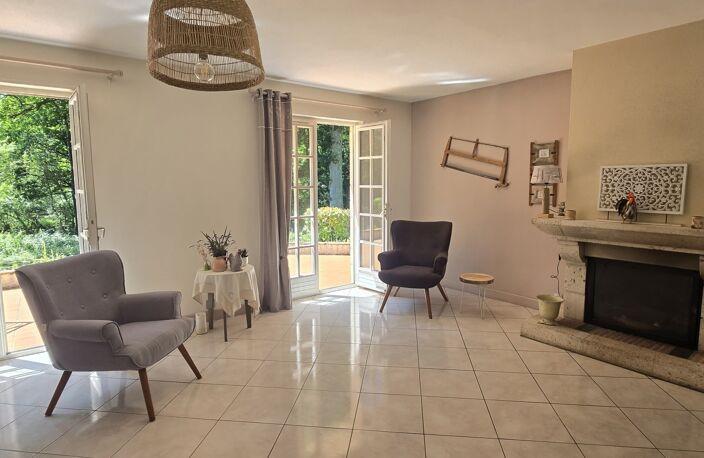 Vente Maison/villa 8 pièces — photo 2