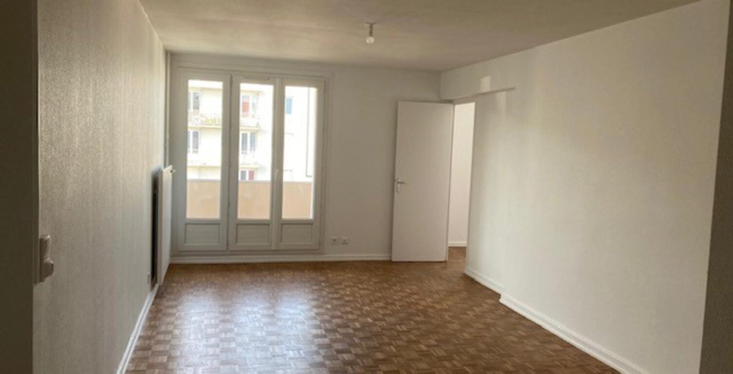 Location appartement 4 pièces 82 m² à Lyon 5 (69005) — photo 1