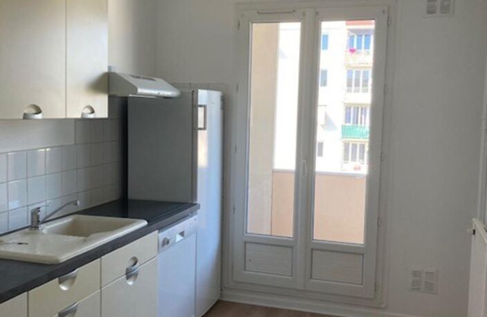 Location appartement 4 pièces 82 m² à Lyon 5 (69005) — photo 5