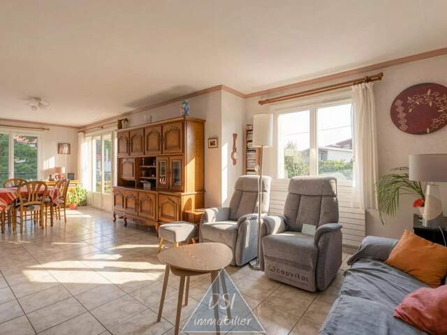 BEYNOST - À VISITER SANS TARDER – SUPERBE T4 - 101,20 m² habitable – TERRASSE, BALCON & JARDIN – 2 PARKINGS – SÉCURISÉ — photo du bien